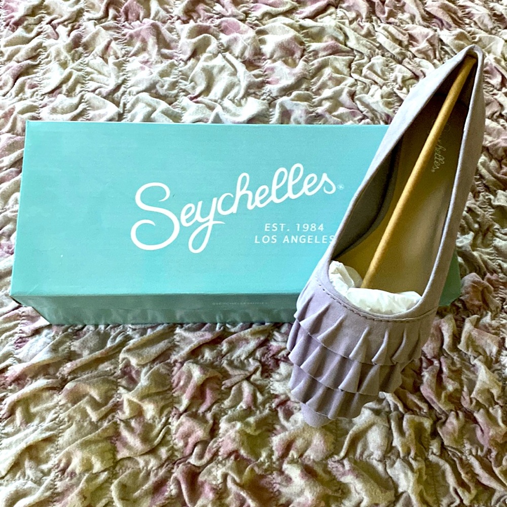 Seychelles Downstage Lavender Suede FLATS! Size 8.5